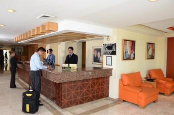 Plaza Calzada 3* Monterrei