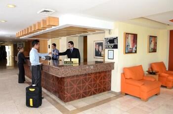 Hotel Plaza Calzada Monterrei